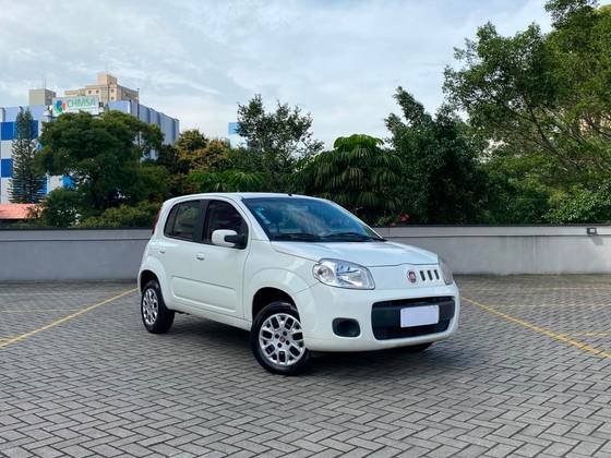 FIAT UNO 1.0 EVO VIVACE 8V FLEX 4P MANUAL FIAT UNO 1.0 EVO VIVACE 8V FLEX 4P MANUAL